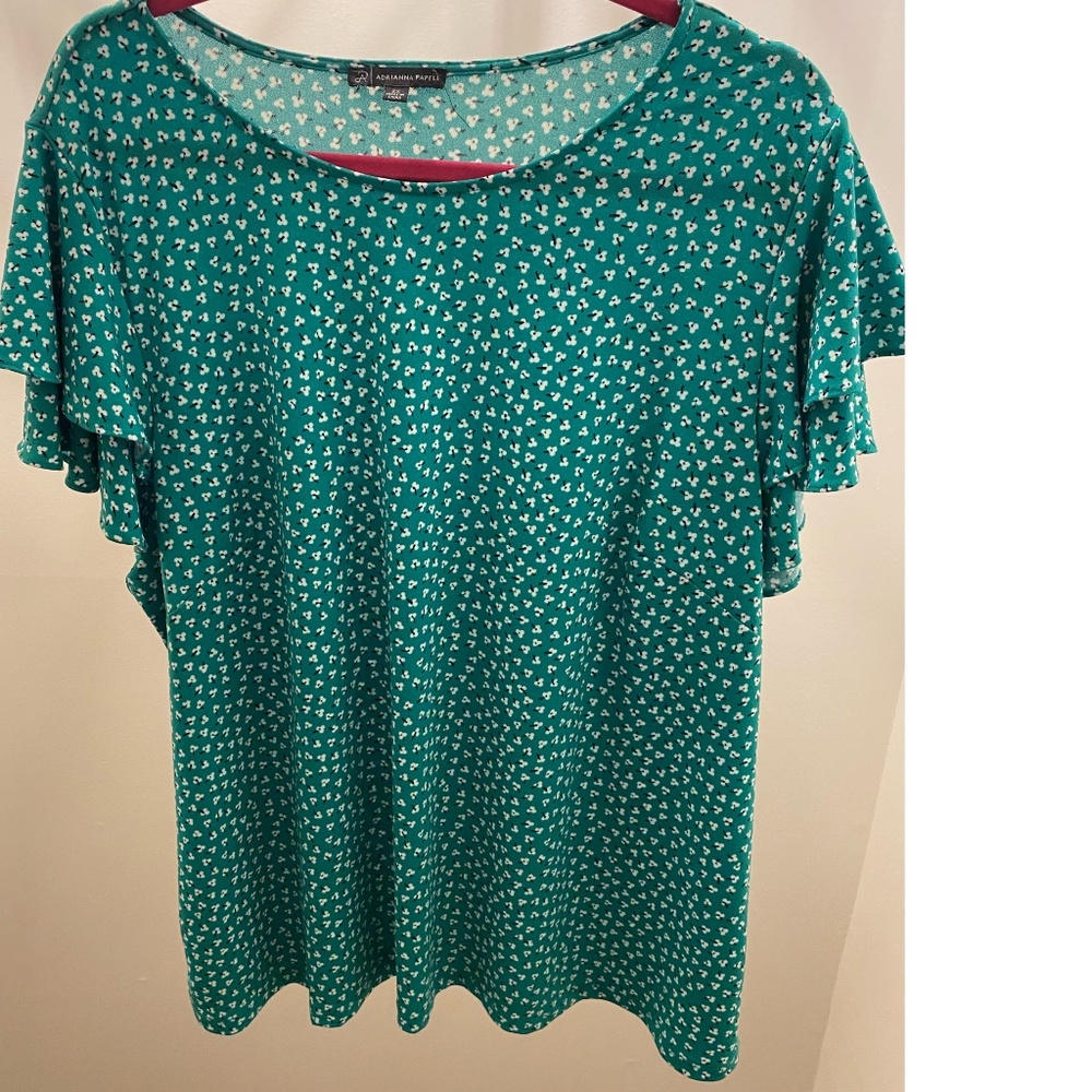 Adrianna Papell Flutter Sleeve Top 2X Green and White Floral